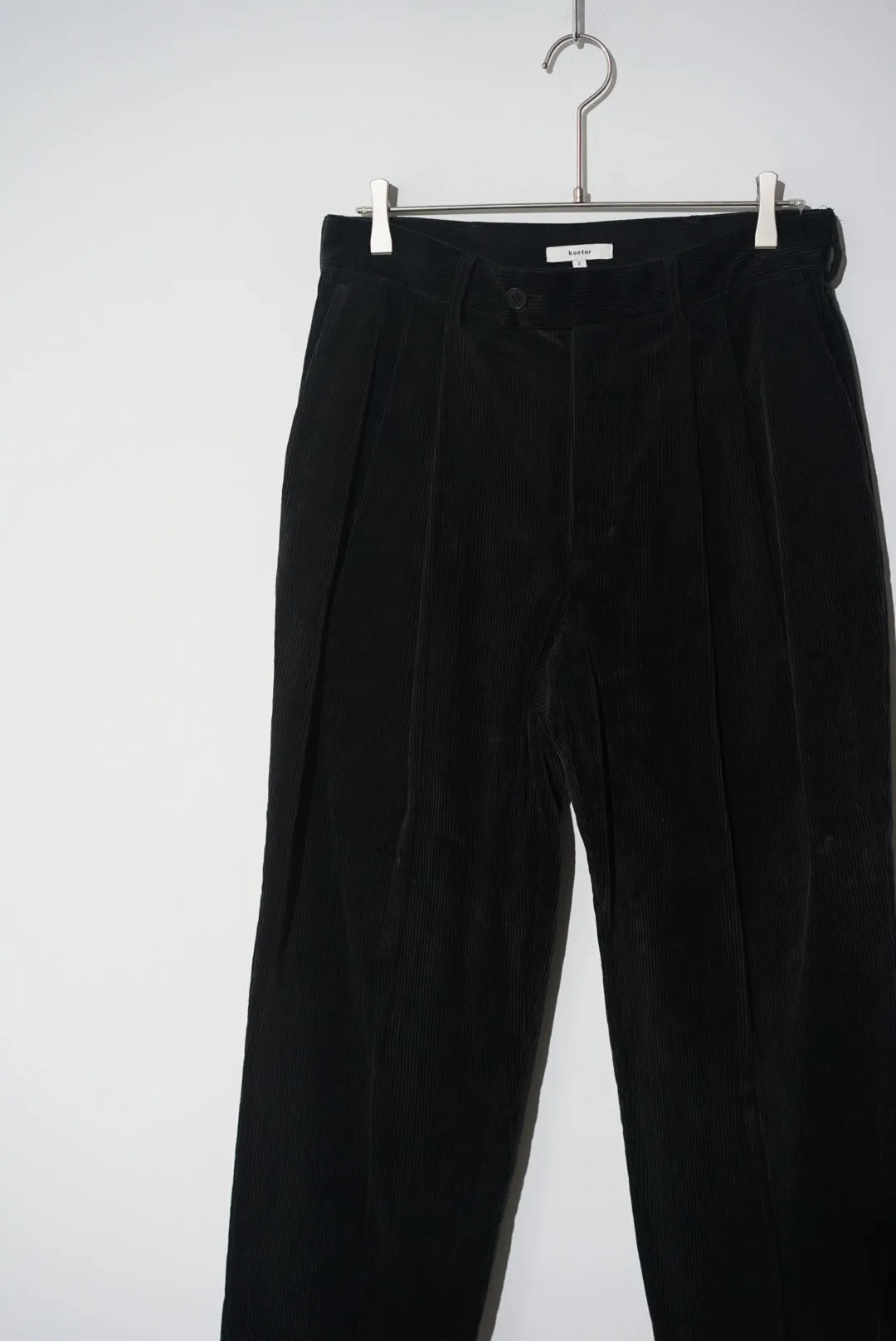 kontor / 2PLEAT CORDUROY SLACKS